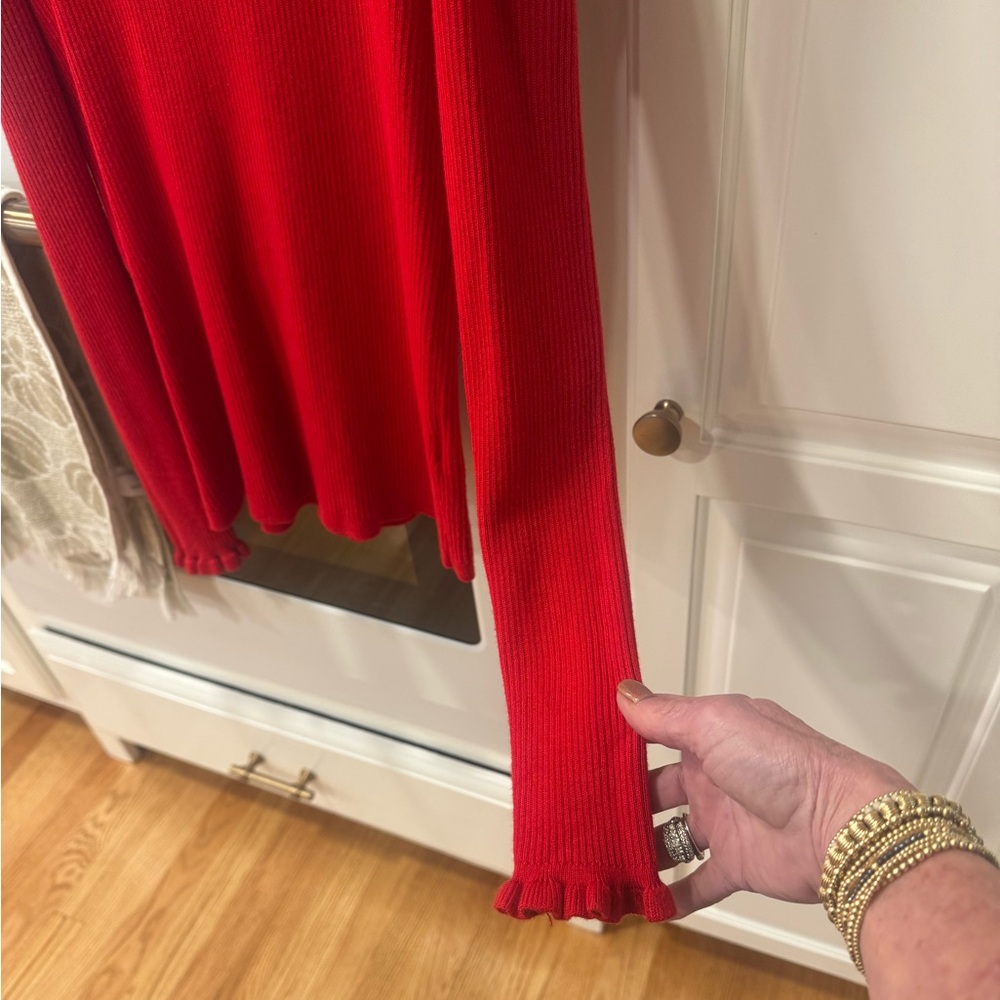 Red Cold Shoulder Turtleneck Top - Picture 4 of 8